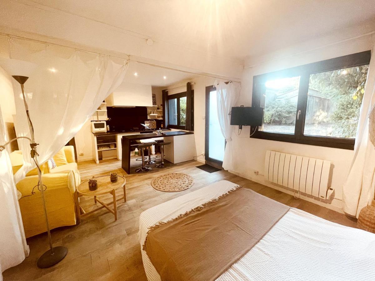 Superbe Appartement Boheme Dans Les Vignes Nîmes Exteriör bild