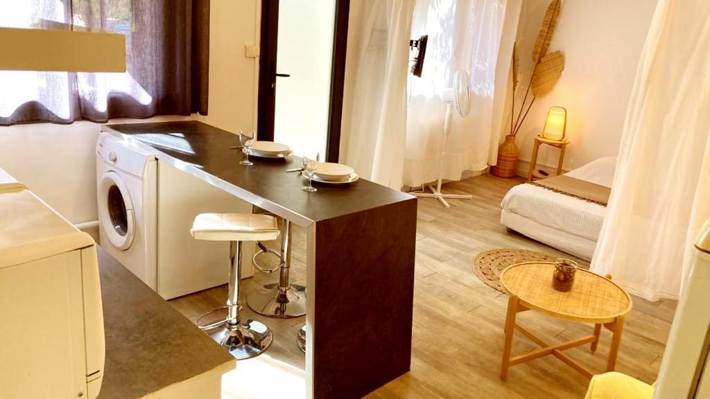 Superbe Appartement Boheme Dans Les Vignes Nîmes Exteriör bild